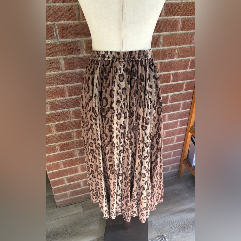 Neo Nostalgia flowy 90’s skirt size small